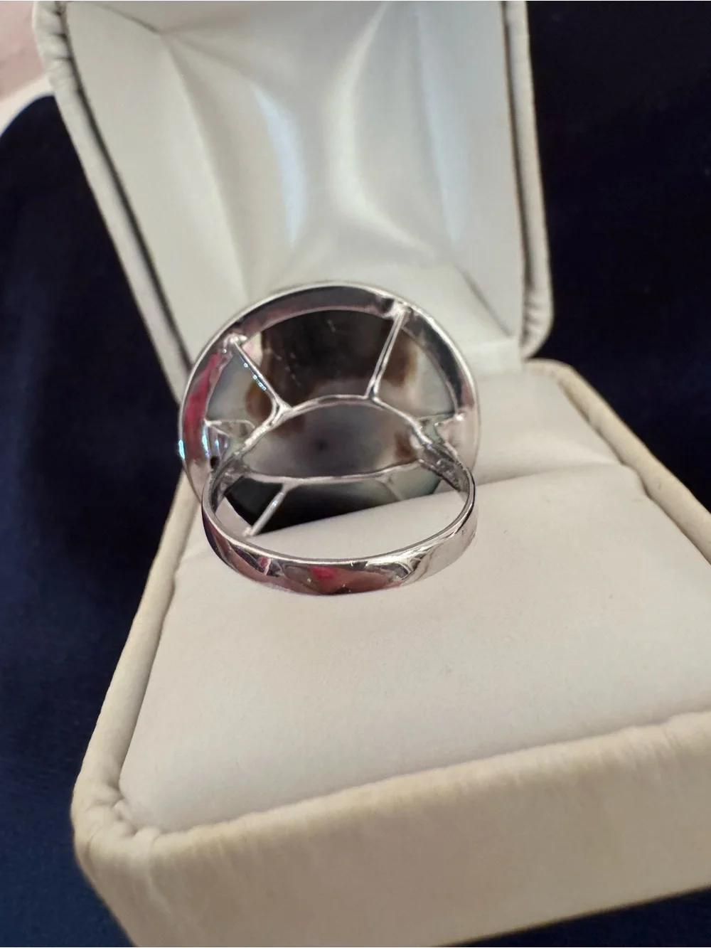 Mabe Pearl Dome Ring - WOW Iridescent